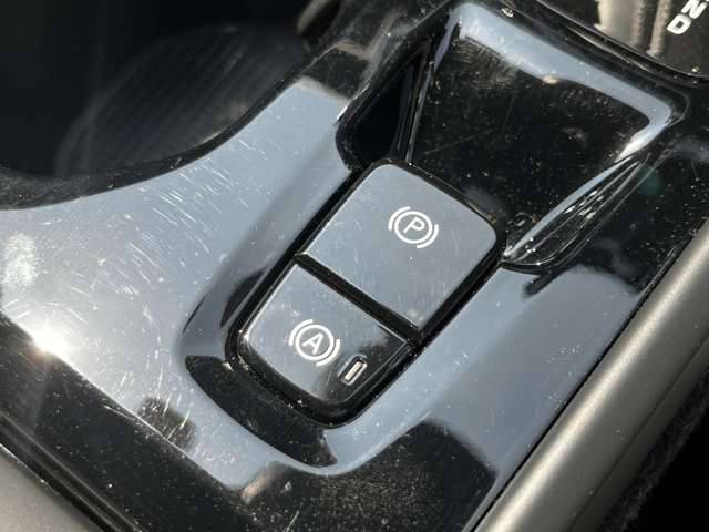 ボルボ ＸＣ４０ Ｔ４ ＡＷＤ Ｒデザイン ４ＷＤ R1年 (東北) 99