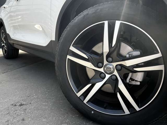 ボルボ ＸＣ４０ Ｔ４ ＡＷＤ Ｒデザイン ４ＷＤ R1年 (東北) 99