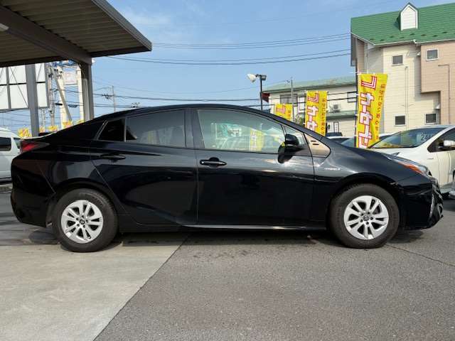 トヨタ プリウス １．８ Ｓ セーフティ プラス Ｅ－ＦＯＵＲ ４ＷＤ H30年 (東北) 99