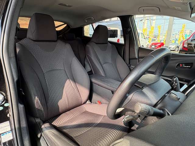 トヨタ プリウス １．８ Ｓ セーフティ プラス Ｅ－ＦＯＵＲ ４ＷＤ H30年 (東北) 99