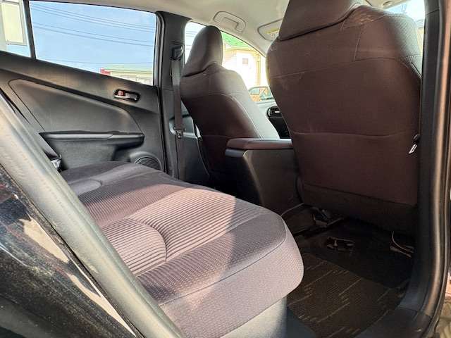 トヨタ プリウス １．８ Ｓ セーフティ プラス Ｅ－ＦＯＵＲ ４ＷＤ H30年 (東北) 99