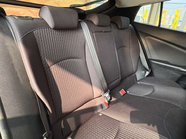 トヨタ プリウス １．８ Ｓ セーフティ プラス Ｅ－ＦＯＵＲ ４ＷＤ H30年 (東北) 99