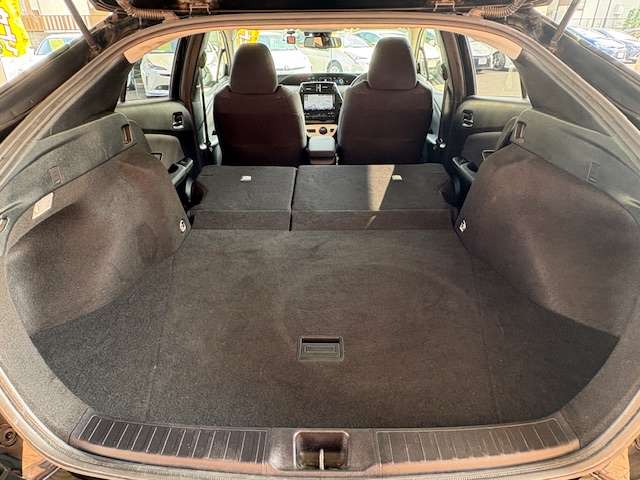 トヨタ プリウス １．８ Ｓ セーフティ プラス Ｅ－ＦＯＵＲ ４ＷＤ H30年 (東北) 99