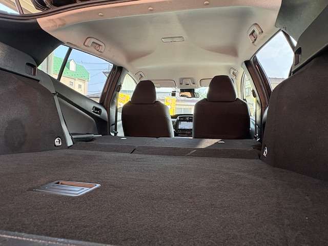 トヨタ プリウス １．８ Ｓ セーフティ プラス Ｅ－ＦＯＵＲ ４ＷＤ H30年 (東北) 99