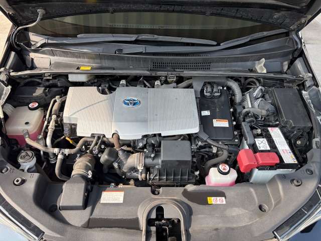 トヨタ プリウス １．８ Ｓ セーフティ プラス Ｅ－ＦＯＵＲ ４ＷＤ H30年 (東北) 99