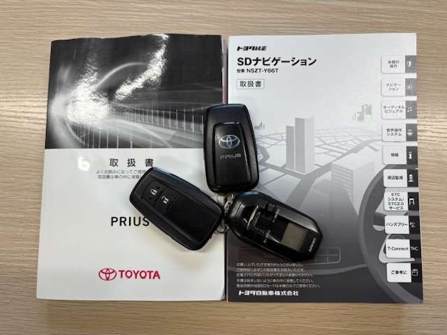 トヨタ プリウス １．８ Ｓ セーフティ プラス Ｅ－ＦＯＵＲ ４ＷＤ H30年 (東北) 99