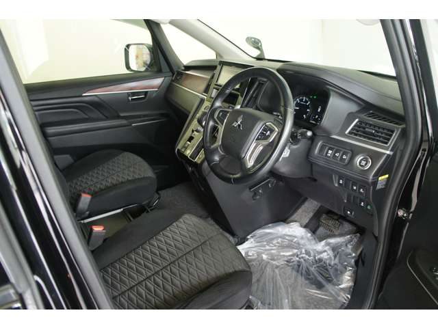 三菱 デリカ　Ｄ：５ ２．２ Ｇ ディーゼルターボ ４ＷＤ R1年 (東北) 99