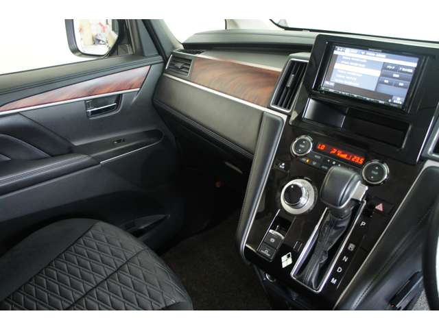 三菱 デリカ　Ｄ：５ ２．２ Ｇ ディーゼルターボ ４ＷＤ R1年 (東北) 99