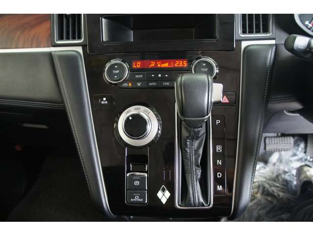 三菱 デリカ　Ｄ：５ ２．２ Ｇ ディーゼルターボ ４ＷＤ R1年 (東北) 99