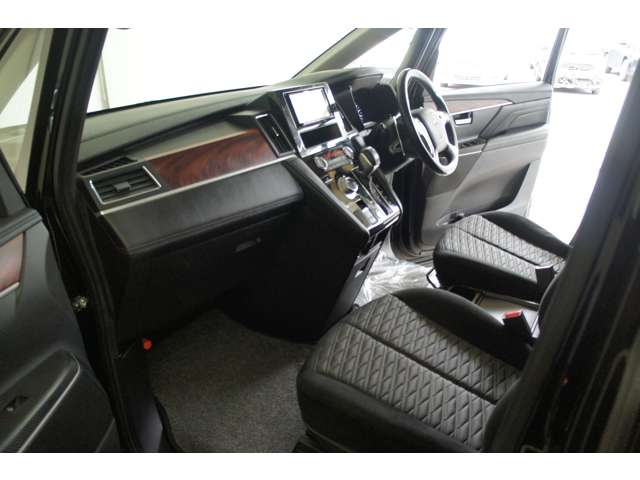 三菱 デリカ　Ｄ：５ ２．２ Ｇ ディーゼルターボ ４ＷＤ R1年 (東北) 99