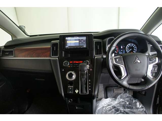 三菱 デリカ　Ｄ：５ ２．２ Ｇ ディーゼルターボ ４ＷＤ R1年 (東北) 99