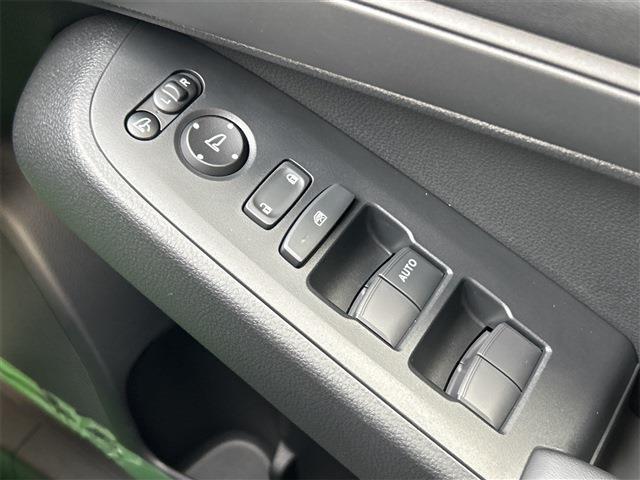 ホンダ ヴェゼル １．５ Ｅ：ＨＥＶ Ｘ R6年 (東海) 99