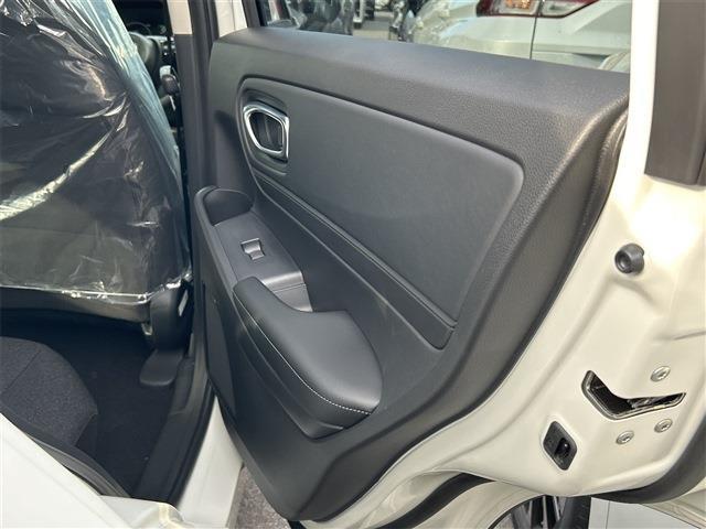 ホンダ ヴェゼル １．５ Ｅ：ＨＥＶ Ｘ R6年 (東海) 99