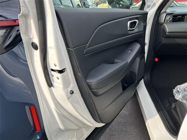 ホンダ ヴェゼル １．５ Ｅ：ＨＥＶ Ｘ R6年 (東海) 99