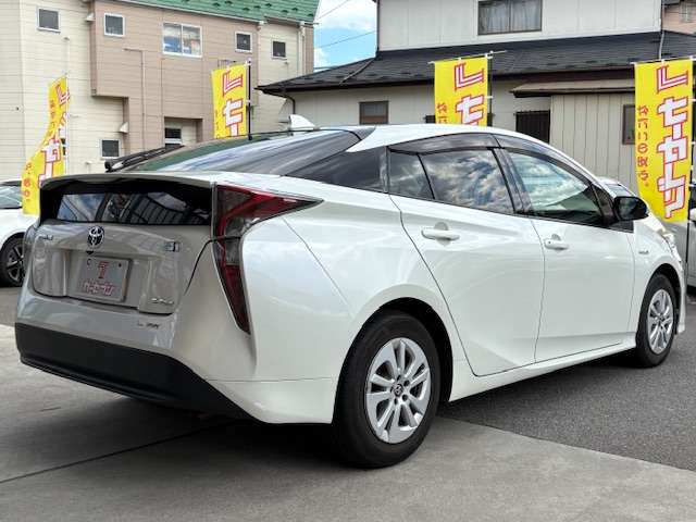 トヨタ プリウス １．８ Ｓ Ｅ－ＦＯＵＲ ４ＷＤ H28年 (東北) 99