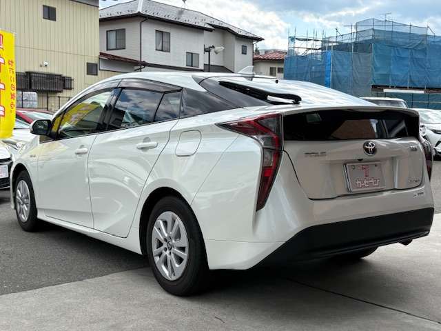トヨタ プリウス １．８ Ｓ Ｅ－ＦＯＵＲ ４ＷＤ H28年 (東北) 99