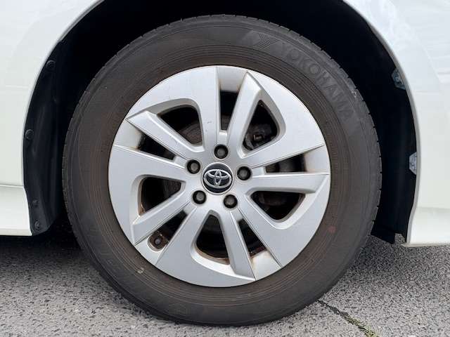 トヨタ プリウス １．８ Ｓ Ｅ－ＦＯＵＲ ４ＷＤ H28年 (東北) 99