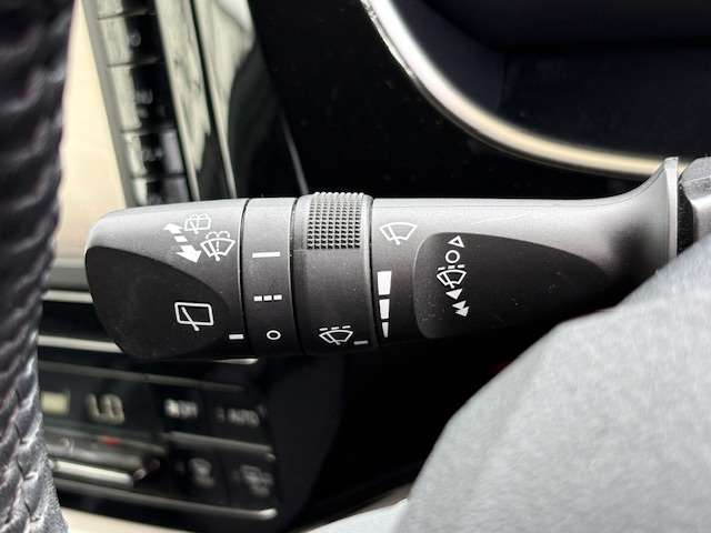 トヨタ プリウス １．８ Ｓ Ｅ－ＦＯＵＲ ４ＷＤ H28年 (東北) 99