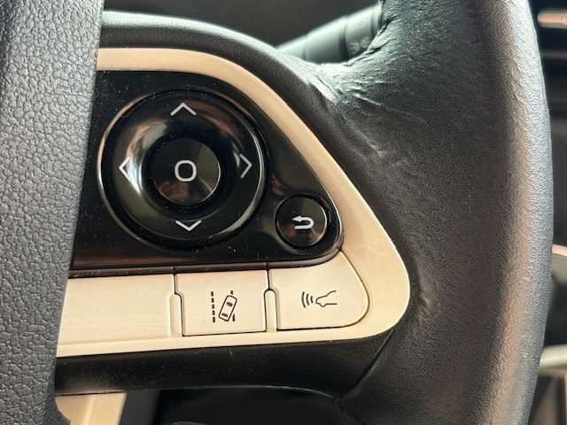 トヨタ プリウス １．８ Ｓ Ｅ－ＦＯＵＲ ４ＷＤ H28年 (東北) 99