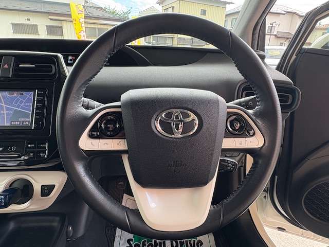 トヨタ プリウス １．８ Ｓ Ｅ－ＦＯＵＲ ４ＷＤ H28年 (東北) 99