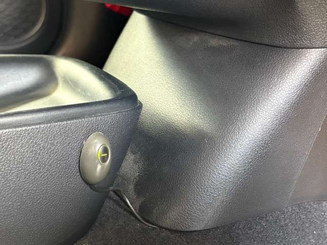 トヨタ プリウス １．８ Ｓ Ｅ－ＦＯＵＲ ４ＷＤ H28年 (東北) 99