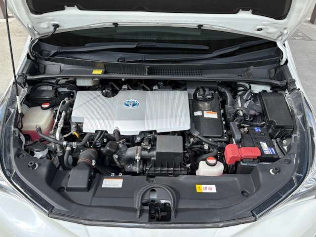 トヨタ プリウス １．８ Ｓ Ｅ－ＦＯＵＲ ４ＷＤ H28年 (東北) 99