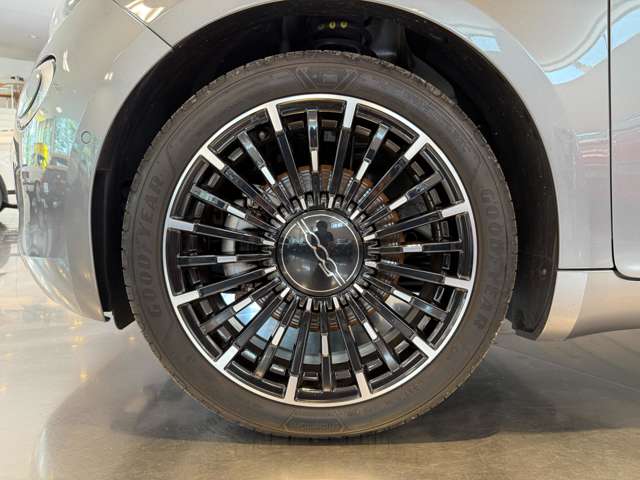 フィアット ５００ｅ ベースモデル R4年 (関東) 99