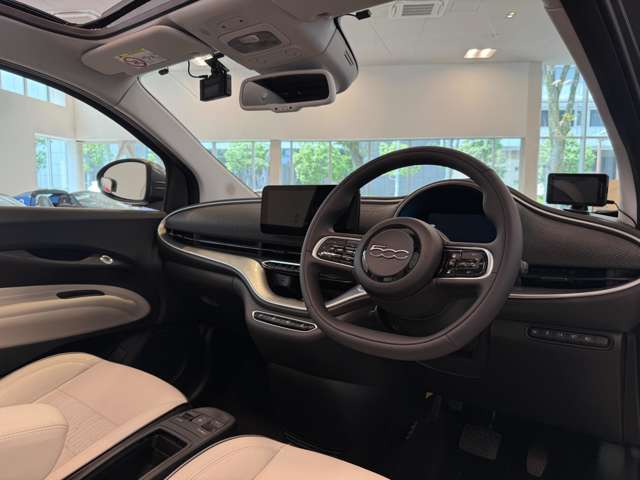 フィアット ５００ｅ ベースモデル R4年 (関東) 99