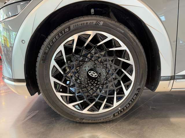 ヒョンデ アイオニック　５ ラウンジ ＡＷＤ ４ＷＤ R5年 (関東) 99