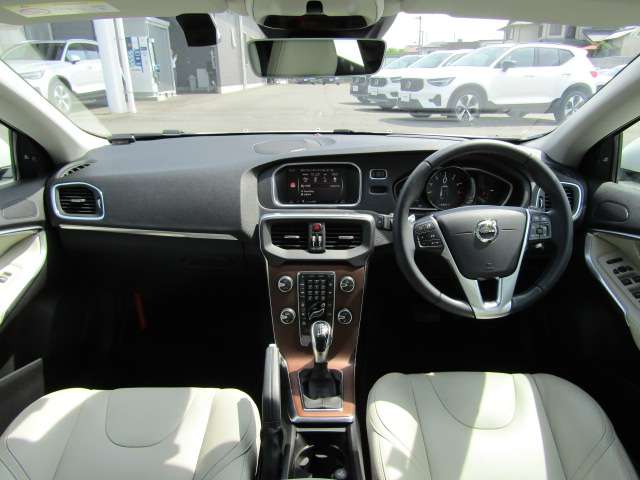 ボルボ Ｖ４０ Ｔ３　クラシックエディション R2年 (四国) 99