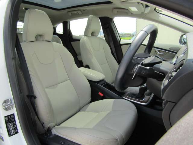 ボルボ Ｖ４０ Ｔ３　クラシックエディション R2年 (四国) 99