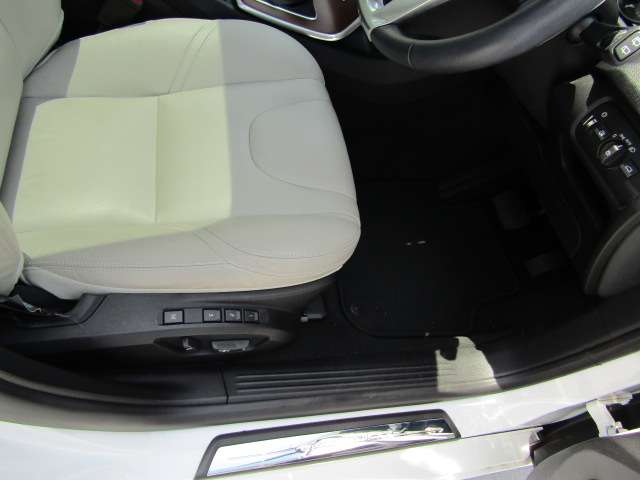 ボルボ Ｖ４０ Ｔ３　クラシックエディション R2年 (四国) 99