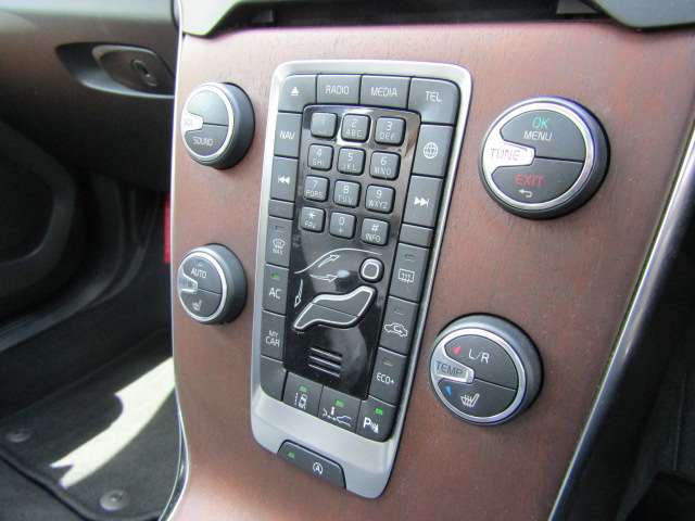 ボルボ Ｖ４０ Ｔ３　クラシックエディション R2年 (四国) 99