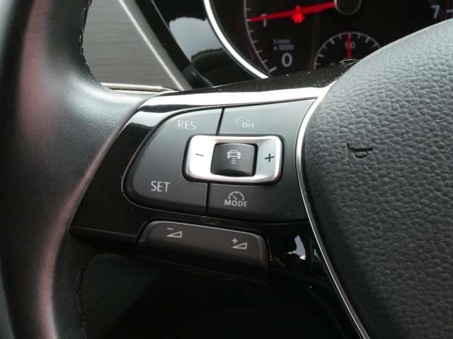 フォルクスワーゲン ゴルフトゥーラン ＴＳＩ　コンフォートライン H30年 (関東) 99