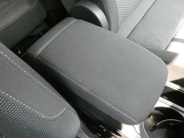 フォルクスワーゲン ゴルフトゥーラン ＴＳＩ　コンフォートライン H30年 (関東) 99