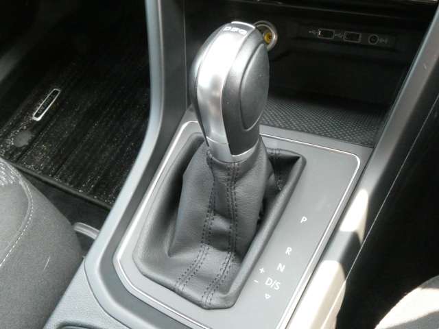 フォルクスワーゲン ゴルフトゥーラン ＴＳＩ　コンフォートライン H30年 (関東) 99