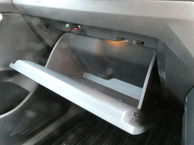 フォルクスワーゲン ゴルフトゥーラン ＴＳＩ　コンフォートライン H30年 (関東) 99