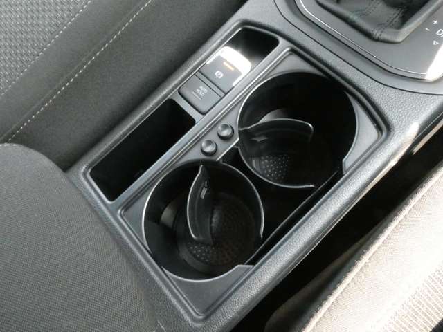 フォルクスワーゲン ゴルフトゥーラン ＴＳＩ　コンフォートライン H30年 (関東) 99