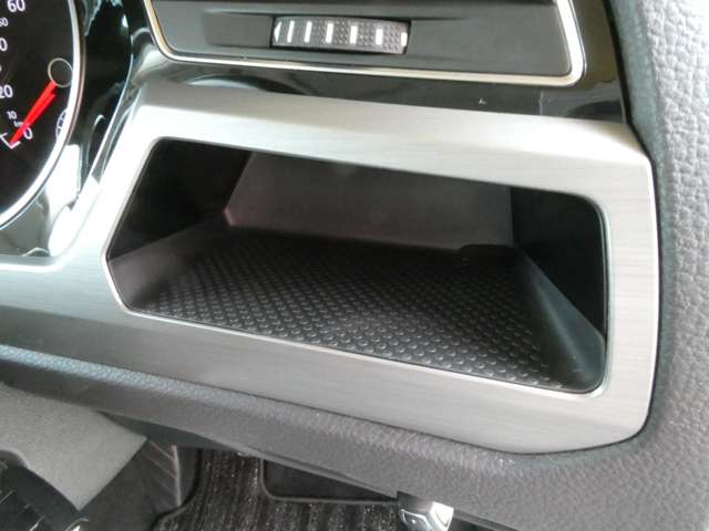 フォルクスワーゲン ゴルフトゥーラン ＴＳＩ　コンフォートライン H30年 (関東) 99