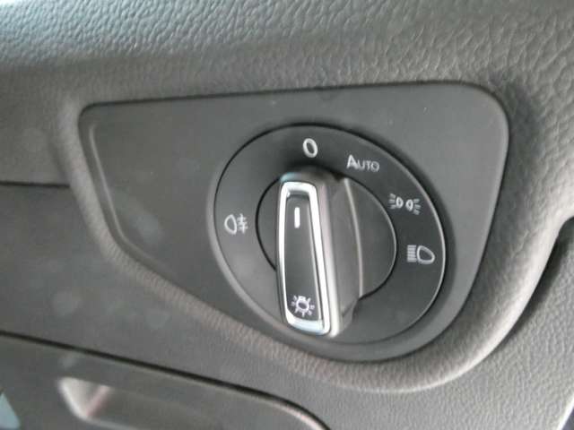 フォルクスワーゲン ゴルフトゥーラン ＴＳＩ　コンフォートライン H30年 (関東) 99