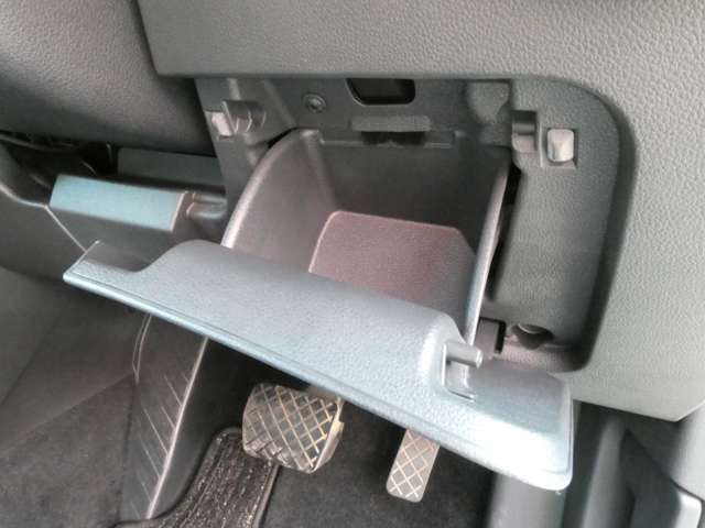 フォルクスワーゲン ゴルフトゥーラン ＴＳＩ　コンフォートライン H30年 (関東) 99