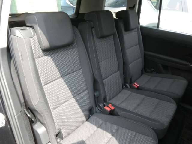 フォルクスワーゲン ゴルフトゥーラン ＴＳＩ　コンフォートライン H30年 (関東) 99