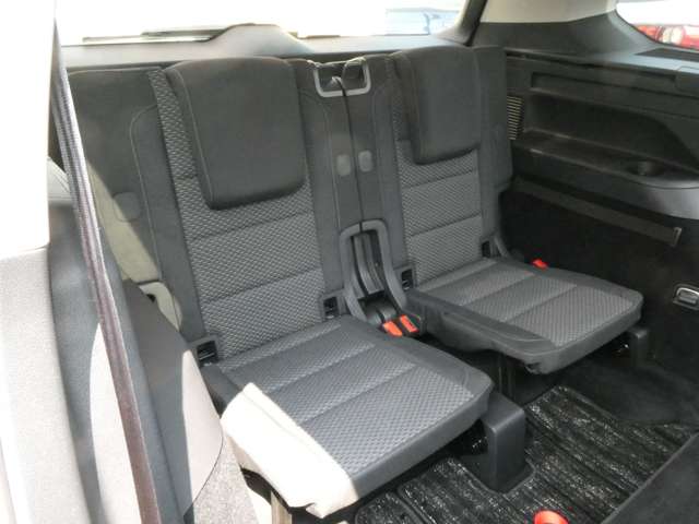 フォルクスワーゲン ゴルフトゥーラン ＴＳＩ　コンフォートライン H30年 (関東) 99