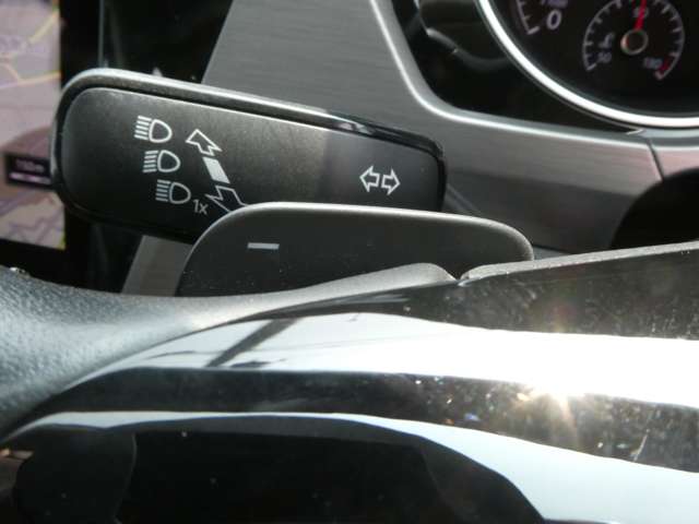 フォルクスワーゲン ゴルフトゥーラン ＴＳＩ　コンフォートライン H30年 (関東) 99