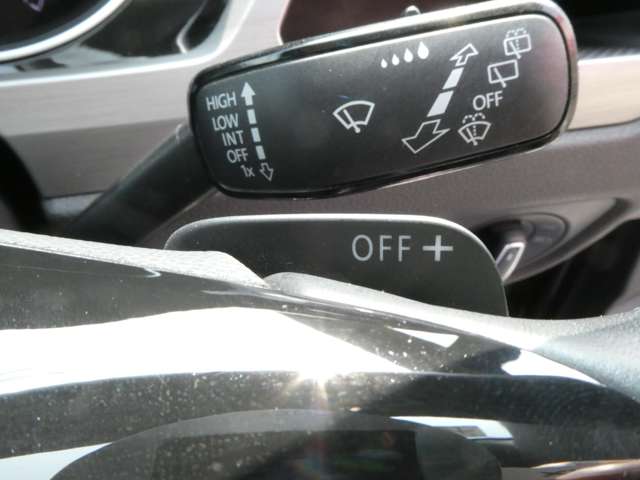 フォルクスワーゲン ゴルフトゥーラン ＴＳＩ　コンフォートライン H30年 (関東) 99