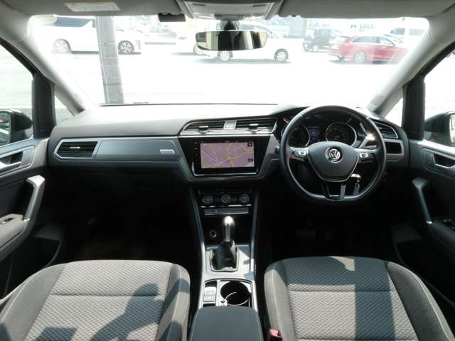 フォルクスワーゲン ゴルフトゥーラン ＴＳＩ　コンフォートライン H30年 (関東) 99