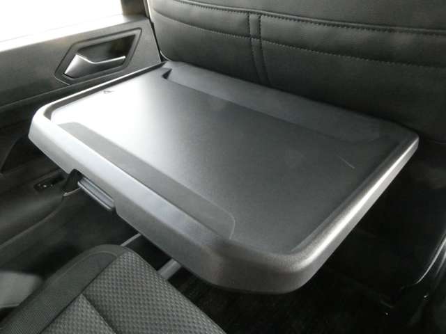 フォルクスワーゲン ゴルフトゥーラン ＴＳＩ　コンフォートライン H30年 (関東) 99