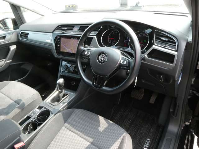 フォルクスワーゲン ゴルフトゥーラン ＴＳＩ　コンフォートライン H30年 (関東) 99