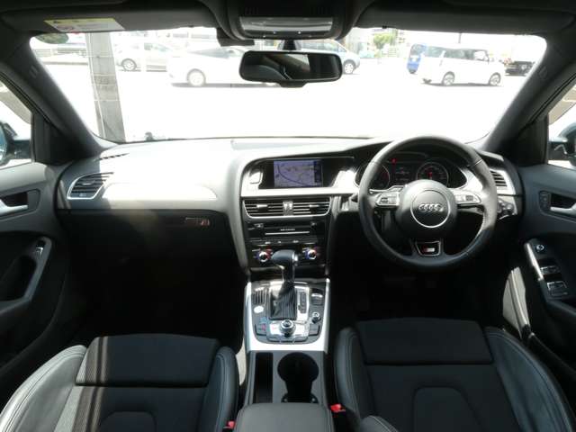 アウディ Ａ４　アバント ２．０ ＴＦＳＩ Ｓラインパッケージ H25年 (関東) 99