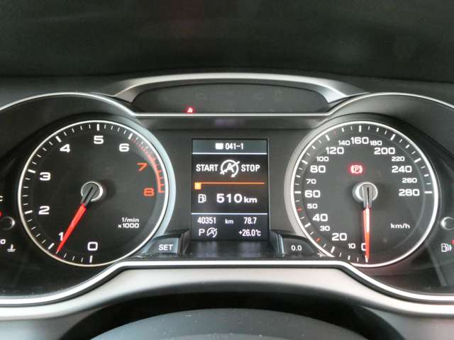 アウディ Ａ４　アバント ２．０ ＴＦＳＩ Ｓラインパッケージ H25年 (関東) 99